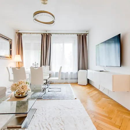 Apartment Exclusive Riverside In The Heart Of Prague