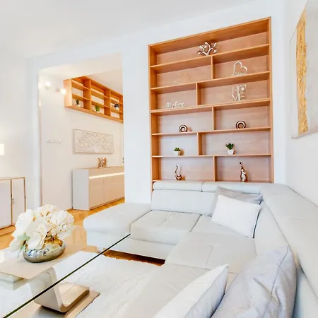 Apartment Exclusive Riverside In The Heart Of Prague