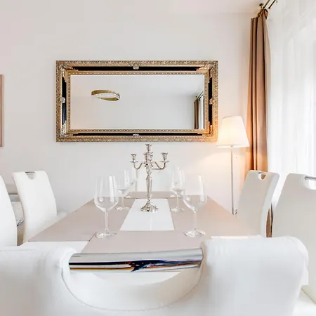 Exclusive Riverside In The Heart Of Prague