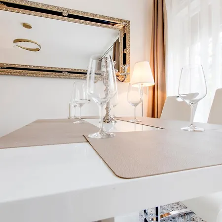 Apartment Exclusive Riverside In The Heart Of Prague