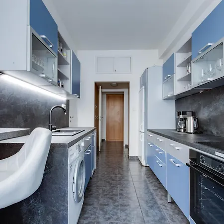 Exclusive Riverside In The Heart Of