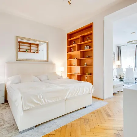 Exclusive Riverside In The Heart Of Apartment Prague