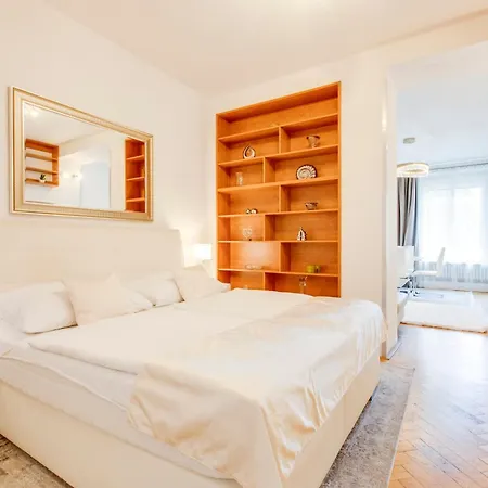 Exclusive Riverside In The Heart Of Apartamento