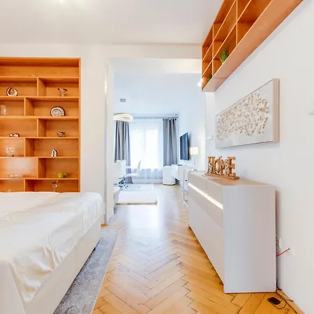 Exclusive Riverside In The Heart Of