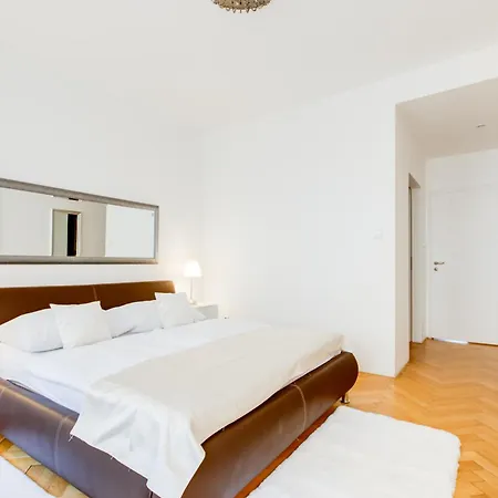 Exclusive Riverside In The Heart Of Apartamento Praga