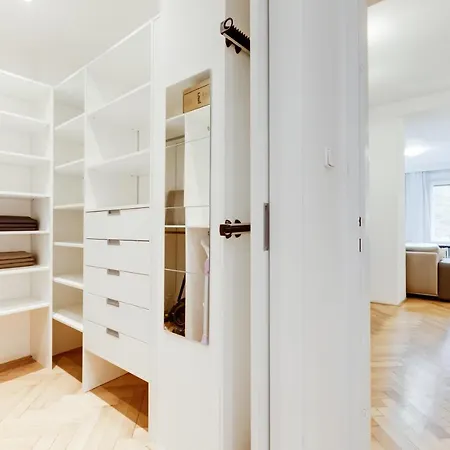Exclusive Riverside In The Heart Of Διαμέρισμα *