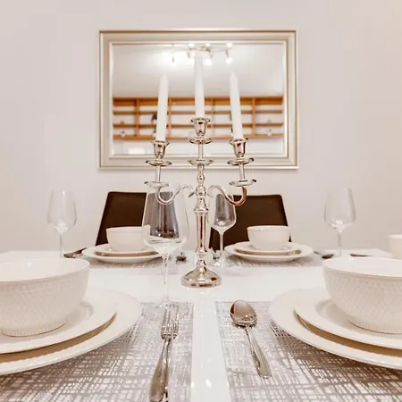 Exclusive Riverside In The Heart Of *