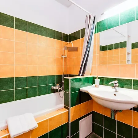 Exclusive Riverside In The Heart Of