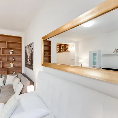 Exclusive Riverside In The Heart Of