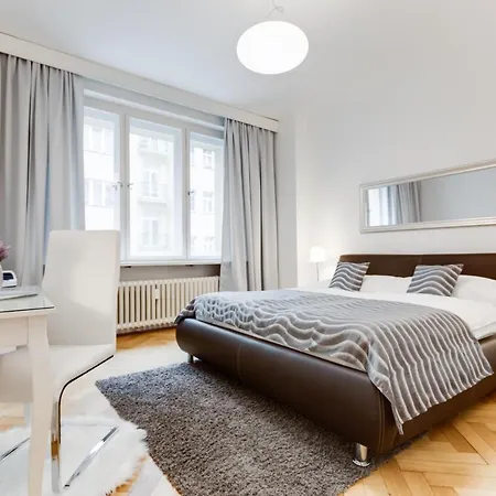 Exclusive Riverside In The Heart Of Apartment Prague