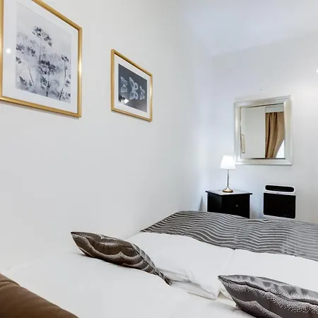 Exclusive Riverside In The Heart Of Apartment *