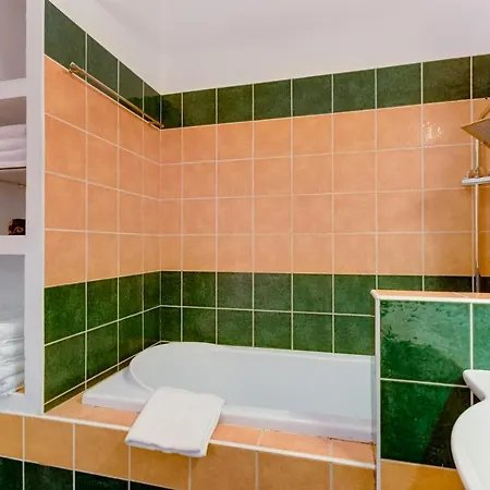Exclusive Riverside In The Heart Of * Prague