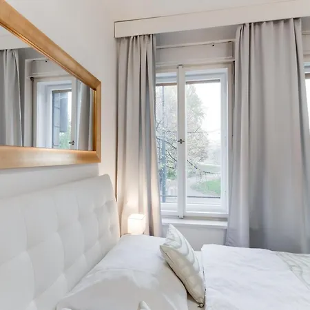 Apartment Exclusive Riverside In The Heart Of Prague