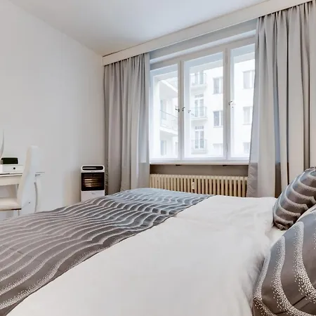 Exclusive Riverside In The Heart Of * Prague