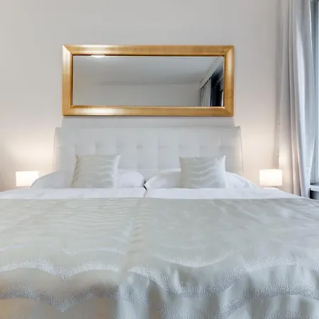 Exclusive Riverside In The Heart Of Apartment Prague