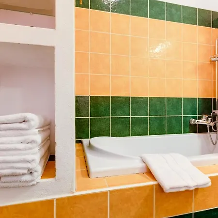 Apartment Exclusive Riverside In The Heart Of Prague